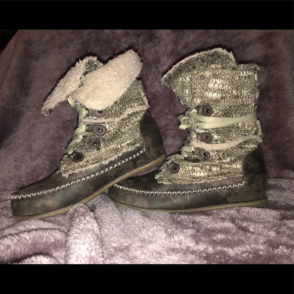 Mukluks size 10